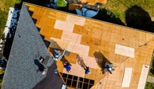 Shingle vs. Metal Roofs in: Which is the Better Choice?